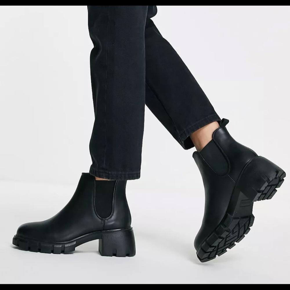 Steve Madden howler Chelsea boot size 7.5